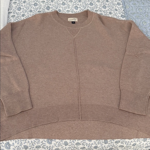 Universal Thread Sweaters - Universal Thread Women's beige Crew Neck Sweater size: M